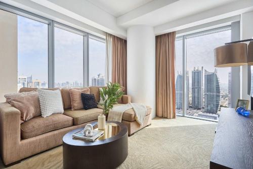 Frank Porter - Dubai Marina Mall Hotel