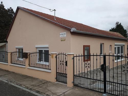 Família-Pelso Vendégház Villány