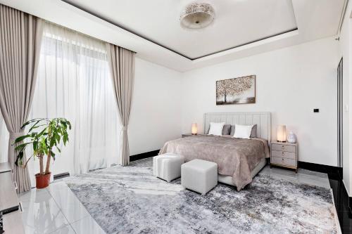 Luxury 1BR Duplex on the Canal Business Bay