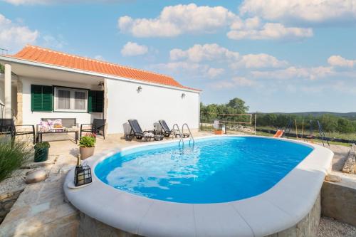 Holiday Home Sego with Private Pool