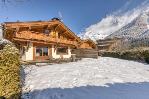 Folettes Chalet 4CH Jardin Vue Cheminee Jacuzzi