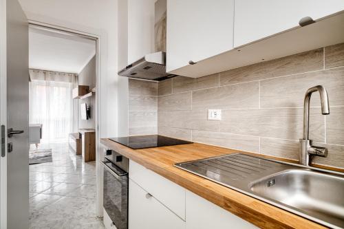 Modern Apartment - 7 min to Linate