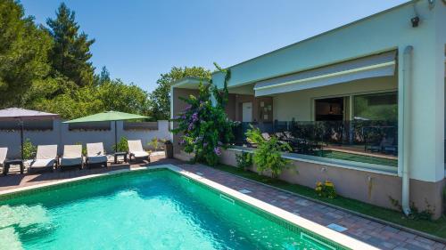 Villa Dila by Villas Guide