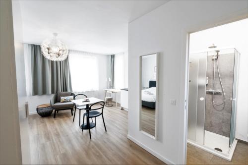 Ванная комната в FLATS aparthotel