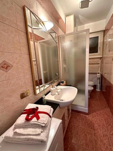 CasaCarmela 7min Linate 4min Unipol Arena-near Station & Fast WiFi-tram diretto per il Duomo
