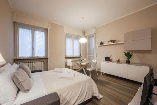 Modern Three Room Apartment Near the Metro AC - Wifi