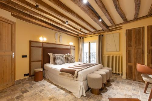 NoChichi Collections - Haut Marais