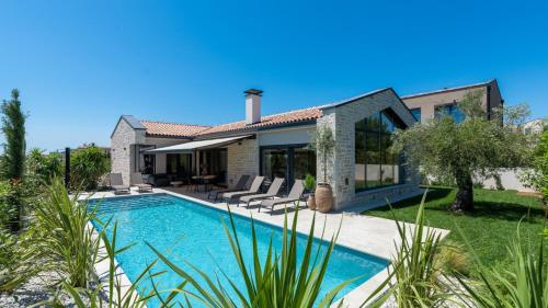 Villa Flores by Villas Guide