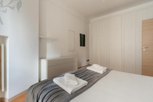 GuestHost - Milano De Angeli Elegant Apartment