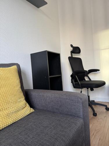 Modern Bright 2 bedroom Apartment Paris 17