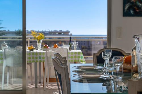 104 sqm Sea-View Apartment Cannes