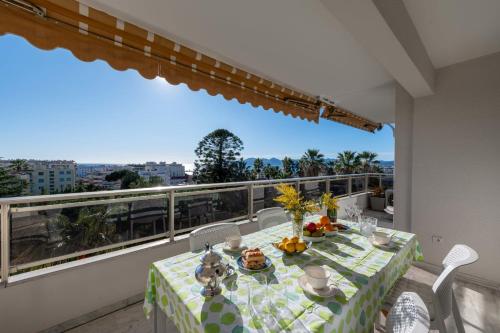 104 sqm Sea-View Apartment Cannes