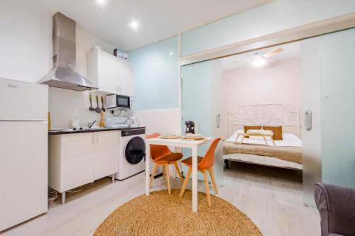 Private Embajadores Apartment