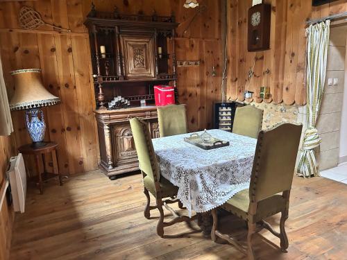 Le Saloon