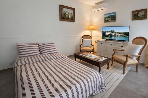 LaPetite Maison Abigail, Peaceful home in Avignon photo 10