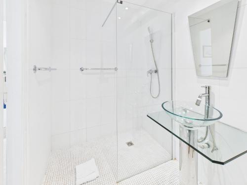 Foto Central -300m Palais- Seaview-A/C-WIFI-spacieux 3
