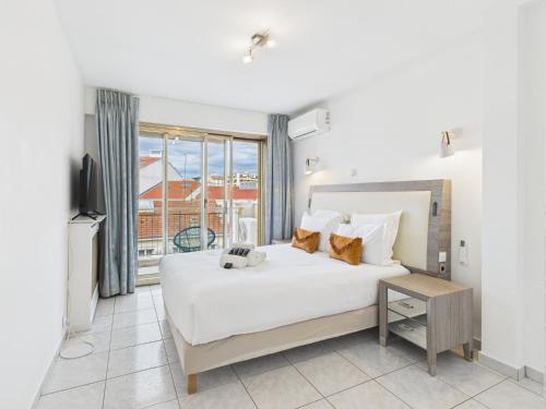 Central -300m Palais- Seaview-A/C-WIFI-spacieux