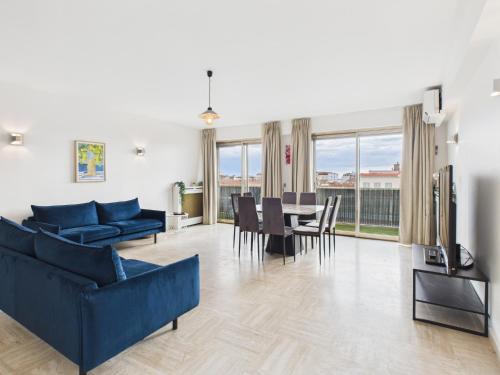 Central -300m Palais- Seaview-A/C-WIFI-spacieux