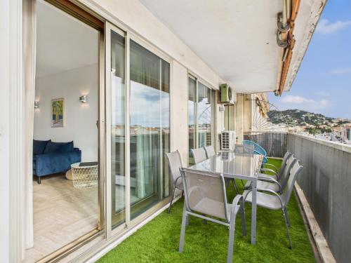 Foto Central -300m Palais- Seaview-A/C-WIFI-spacieux 6