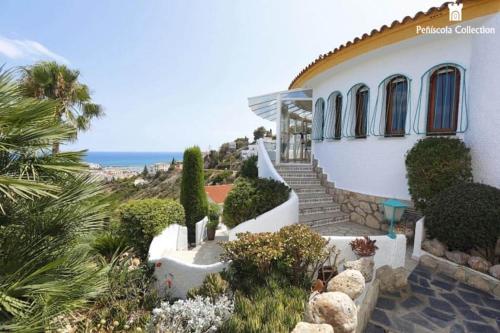 Villa Aguamarina - Pool, Garden and Castle Views