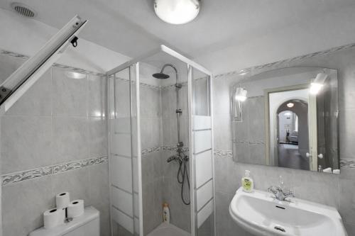 Violeta House