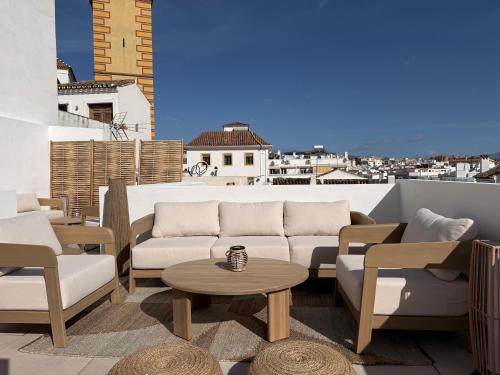 Boutique 2 Bedroom Apartment in Estepona Old Town Centre, Rooftop Terrace, 2 Min Walk to Beach