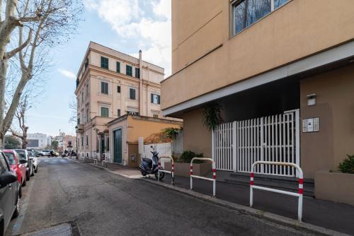Along the Tiber Apartment