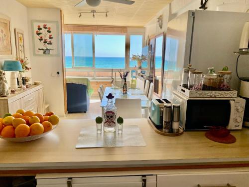 INFINITE BLUE ,CABO CERVERA LA MATA, FRONT SEA VIEW !Free Parking,High speed Internet