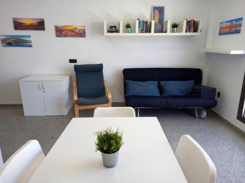 Apartment Ferienunterkunft Playa Chica Medano - by Interhome