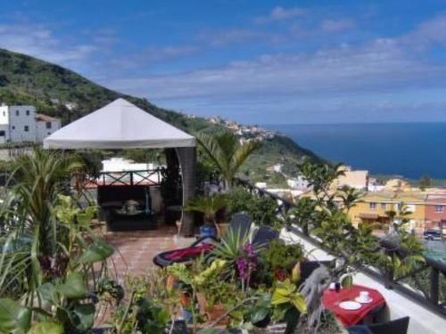 Apartment mit Blick auf das Wasser by Interhome