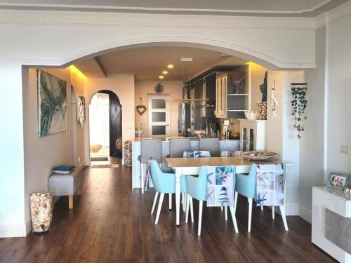 Holiday Home Haus mit Meerblick by Interhome