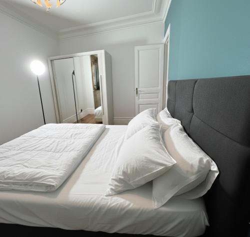 Bright and Cozy Paris Stay