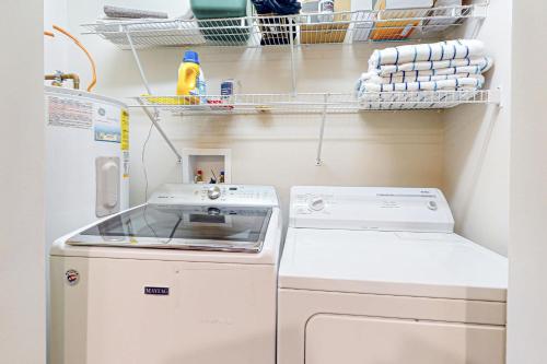 a laundry room with a washer and dryer at Northridge 199 in Tannersville