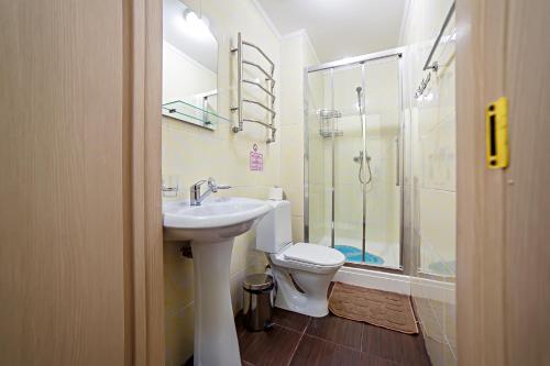 Ванна кімната в New Tengiz Camp