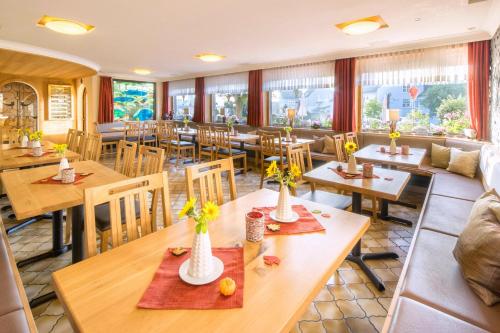 Restaurant o un lloc per menjar a Eifel Hotel Schneider am Maar GmbH