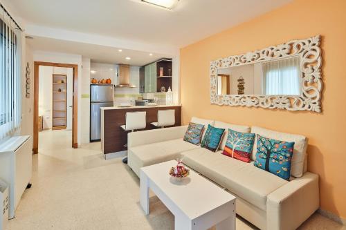 LA MÁS COQUETA, EN EL ADN DE CADIZ,