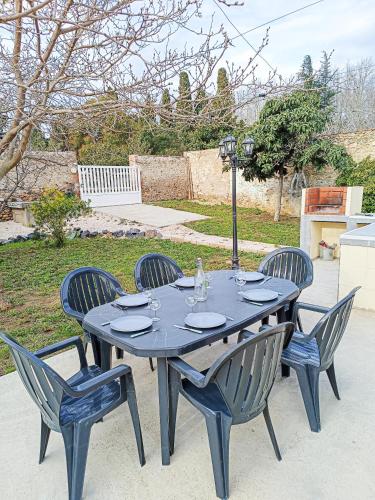 Maison 6 pers, avec jardin, clim et pétanque