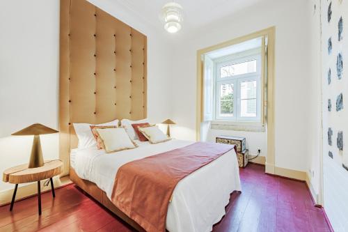 Tagus Views - 2BR Alfama Castle - Historic Gem
