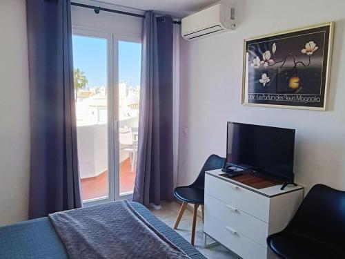 Apartment Wunderschöne Wohnung in Puerto Marina G204 by Interhome