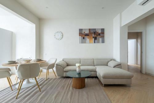 Spacious Two Bedroom Design Apartment near Circo Massimo Rome