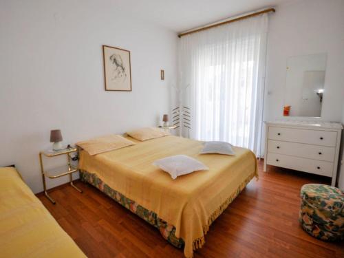 Apartment Mira A2 mit Balkon by Interhome