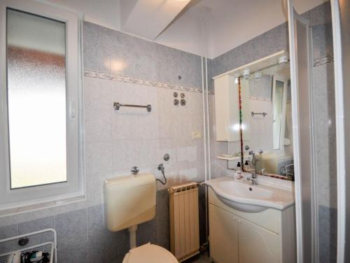 Apartment Mira A2 mit Balkon by Interhome