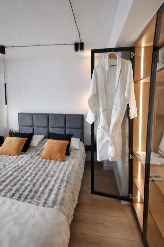 Athens Center Apartment with Private Jacuzzi