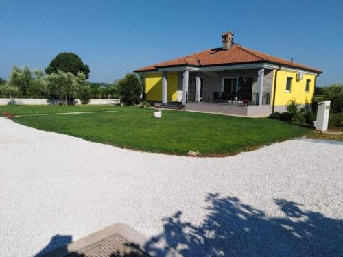 Holiday Home mit Terrasse- Grill und Garten by Interhome