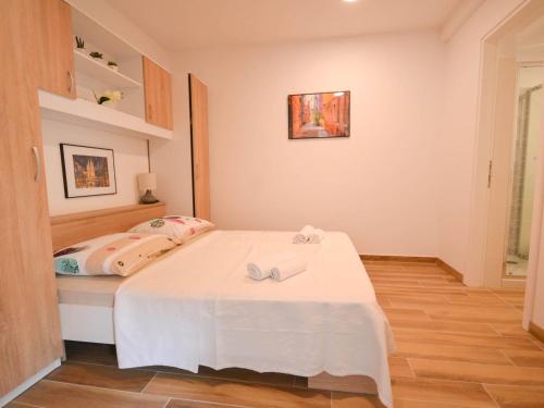 Apartment Rozana by Interhome
