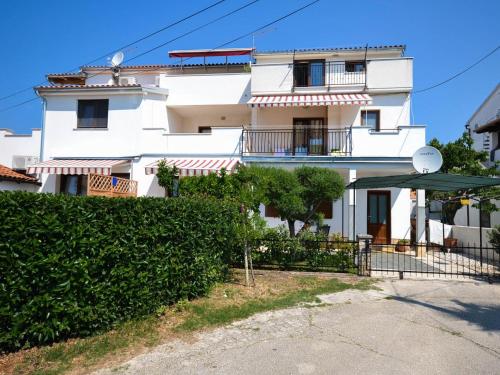 Apartment Rozana by Interhome