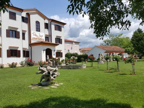Apartment Villa Linet 6- by Interhome