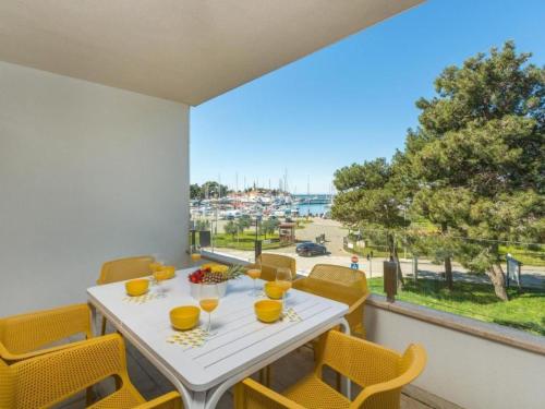 Apartment in Novigrad mit Whirlpool by Interhome