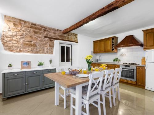 Apartment Casa Anastasia by Interhome