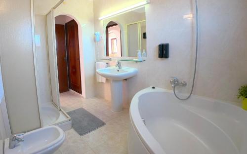 CH 1 e 2 Two Apartments Up To 10 Guests Casa da Horta, T1 & T2
